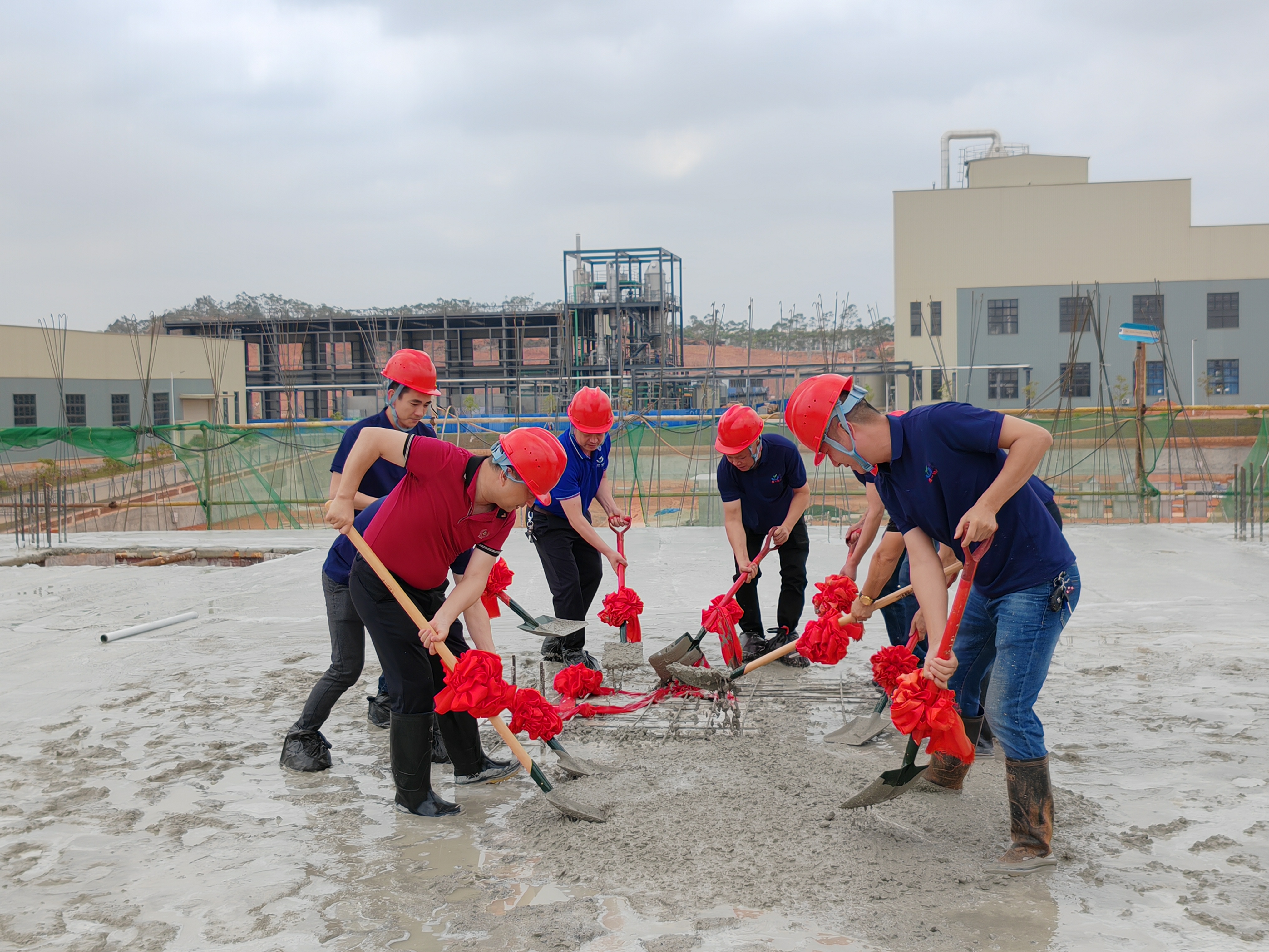 主體結構順利封頂大吉